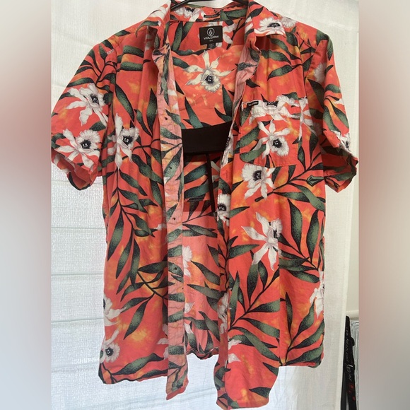 Volcom size medium top, size 36 bottom - Picture 2 of 3